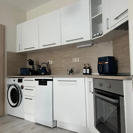 Elizi Summer House In South Bay