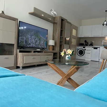 Elizi Summer House In South Bay Apartment