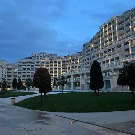 Elizi Summer House In South Bay דירה וארנה