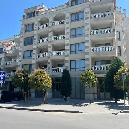 Elizi Summer House In South Bay