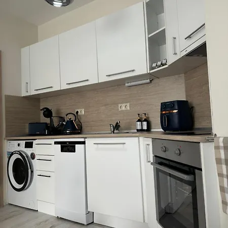 Elizi Summer House In South Bay فارنا