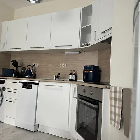 Elizi Summer House In South Bay