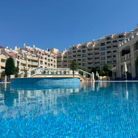 Elizi Summer House In South Bay *