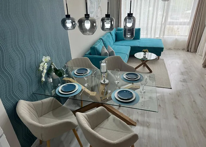 Elizi Summer House In South Bay *