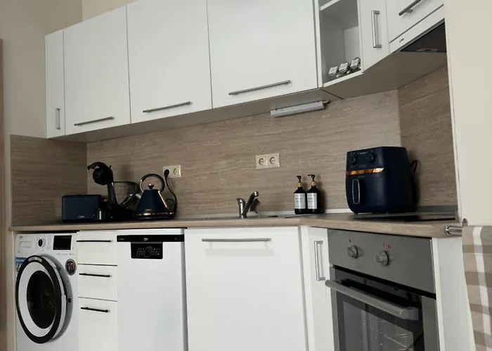 Elizi Summer House In South Bay Warna